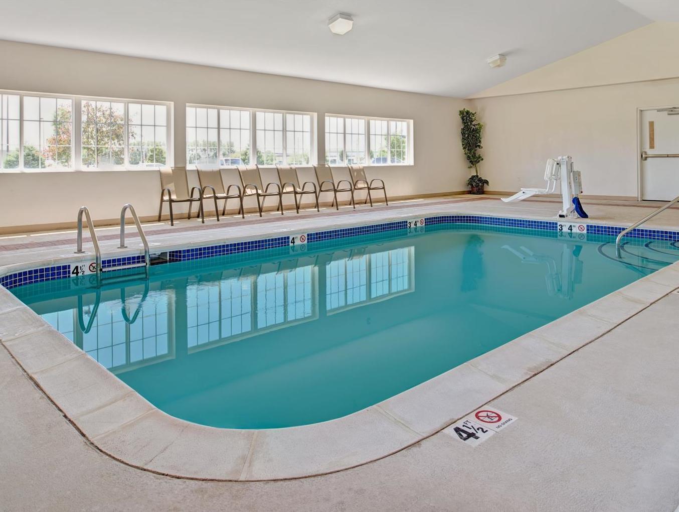 Microtel Inn & Suites By Wyndham Bluffs Каунсил-Блафс Экстерьер фото